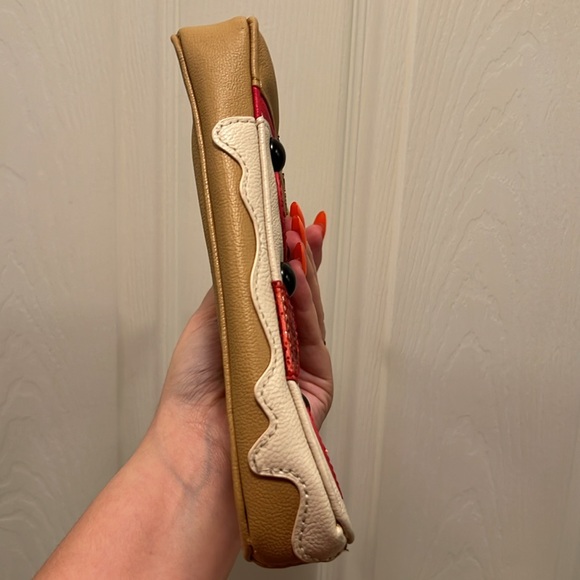 BETSEY JOHNSON | Pizza Purse - Picture 4 of 9